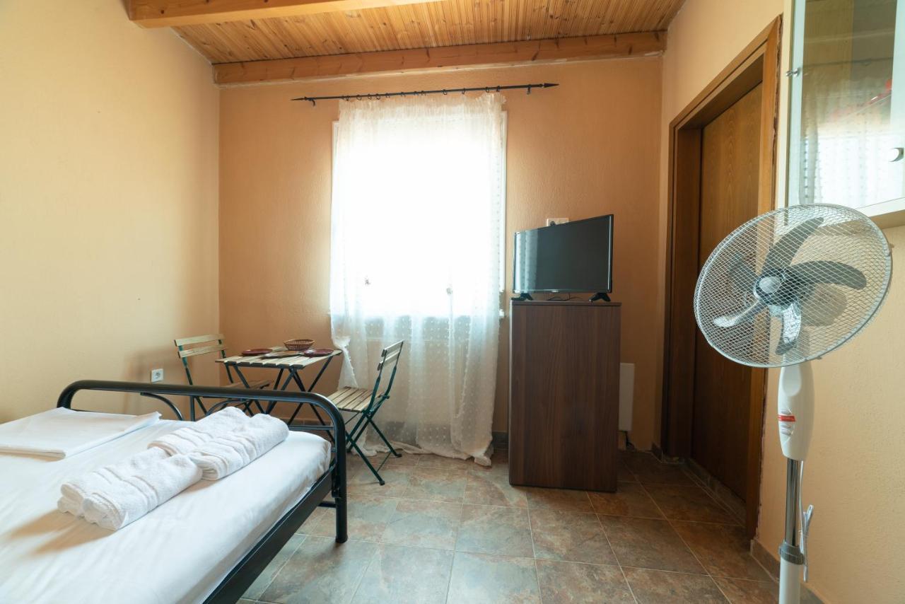 Maison Agistro Hotel Angistron Ngoại thất bức ảnh